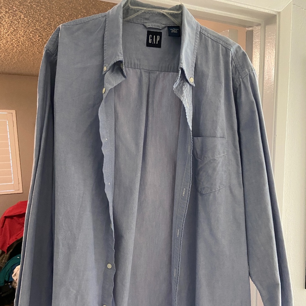 GAP men's long sleeve